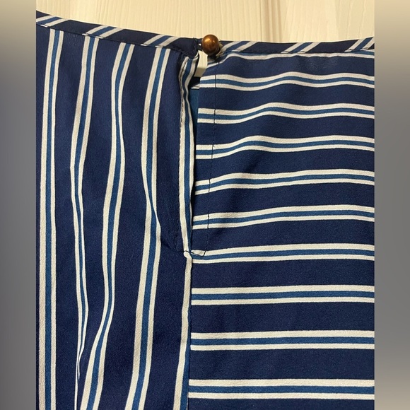 Navy Striped Short Sleeved Blouse Size 1X lightweight, tunic, fun - Picture 3 of 7